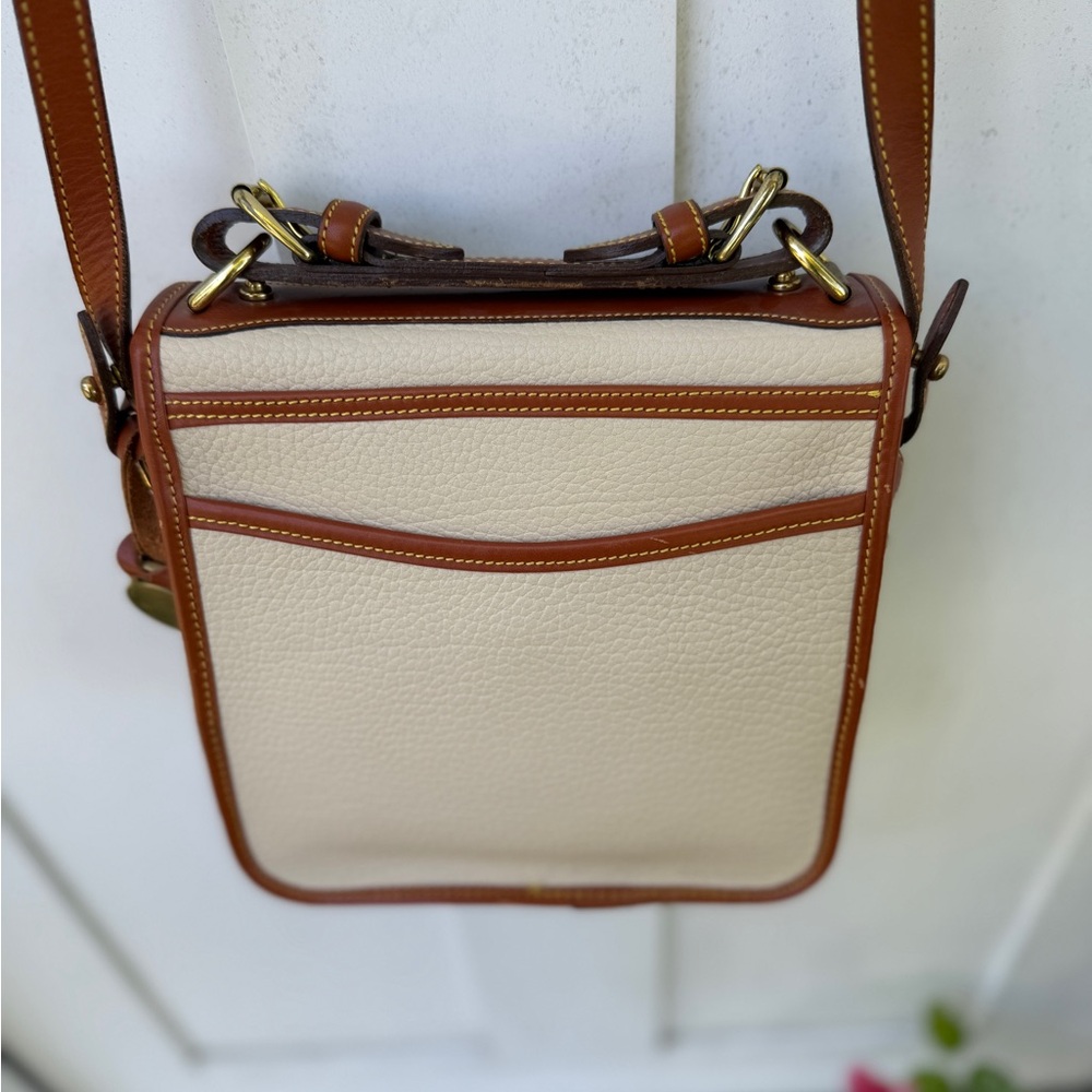 Vintage Dooney and Bourke Tan and brown Leather Crossbody Bag - Picture 3 of 5